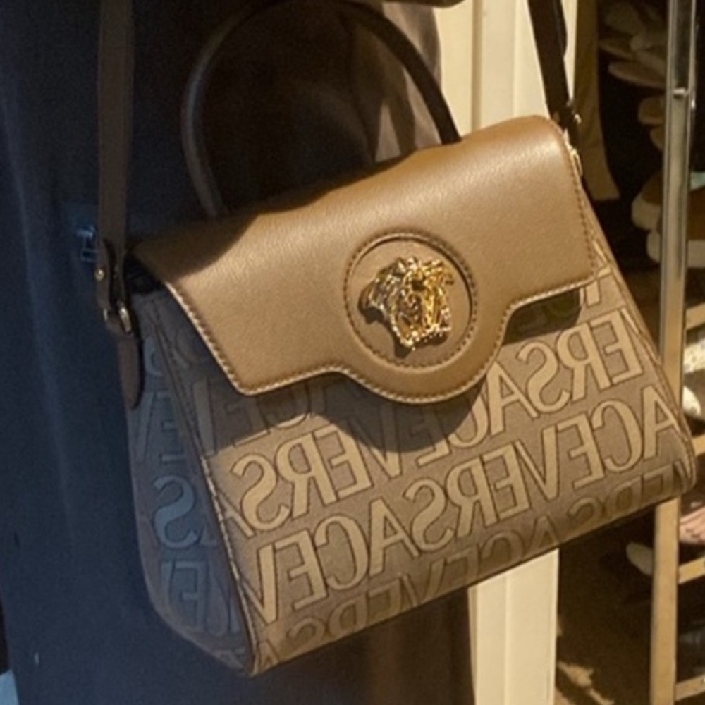 Versace bag - Picture 4 of 17